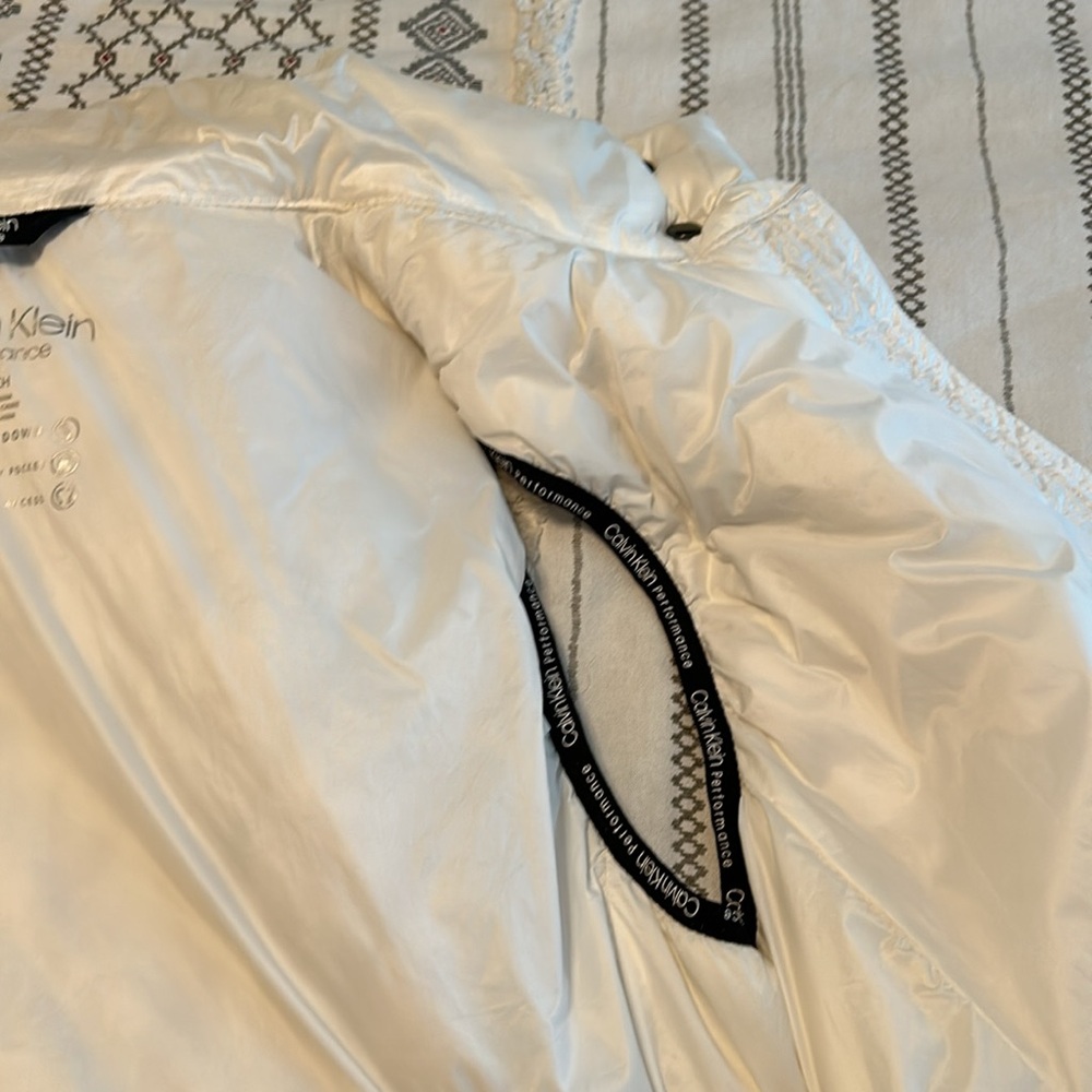 Calvin Klein performance down vest - Picture 6 of 6